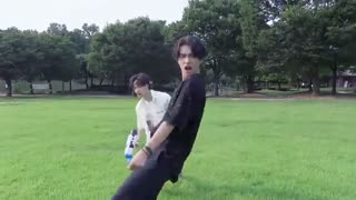 موزیک ویدیو Question از گروه Stray Kids