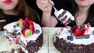 ASMR BIG CHOCOLATE CAKE RACE EATING COMPETITION