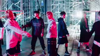 پرفورمنس ویدیو My pace از Stray kids