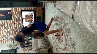 شیرینکاری ورزشی این پسر نوجوان خیلی جالبه