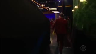 قایم موشک بازی کردن بی تی اس، جیمز کوردن و اشتون کوچر در برنامه ی The Late Late Show- پیشنهادی شدیییییید