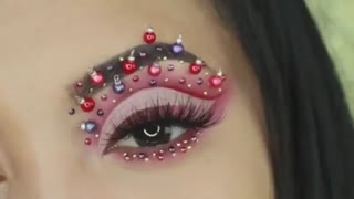 Beautiful Christmas Eye Makeup Tutorials 