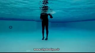 بدنسازی در استخر در حالت شناوری