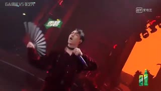 اجرای  Ambush On All Side lay EXO لی ( ییشینگ )