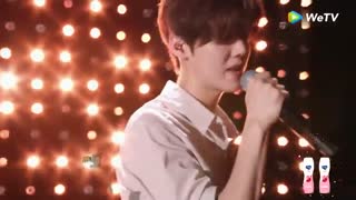 کات اجرای کریس و لوهان در برنامه Produce camp 2020