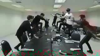 دنس به سبک اکسو...