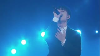 اجرای زنده Tell me what is love از دی او