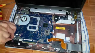 باز کردن لپ تاپ دل مدل Dell Vostro 3560