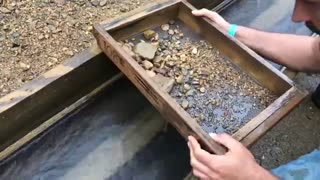 استخراج سنگ های قیمتی و نیمه قیمتی