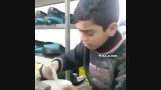 تلاوت زیبای این کودک رو هنگام کار گوش بدین.