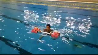 معرفی دمبل و هالترهای کاربردی در محیط آب و استخر