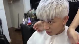 خخخ خیلی باحاله می خوان موهاشونو مثل کریس بکنن