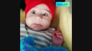 لبخند زیبای نوزاد