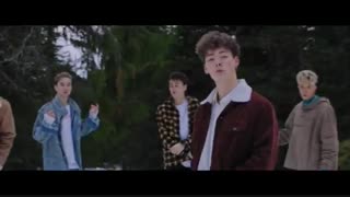 موزیک ویدئو پیشنهادی Chills از Why Don't We