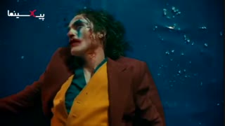 سکانس پایانی جوکر : آرتور فلک (واکین فینیکس) به عنوان رهبر شورش‌ها