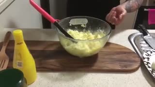 تهیه سالاد الویه