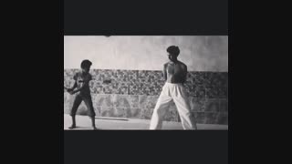 شکستن چوب با شکم توسط مسعود پورحسن