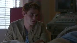 فصل دوم قسمت اول سریال riverdale با زیرنویس آنلاین