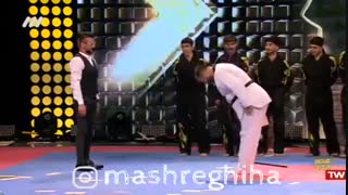 هنرنمایی رزمی امین حیایی در عصر جدید - جیغ بنفش -amin hayaei asre jadid