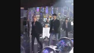 اکسو یعنی کینگ کی پاپ به کوری چشم هیترا >.< _ exo is king K-pop