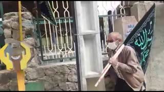 آماده سازی ونصب پرچم عزادرحسینیه سیدالشهدای نیاک1399