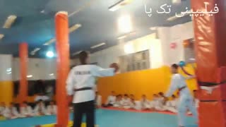 اجرای تکنیک فیلیپینی تک پا توسط مسعود پورحسن