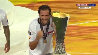 جشن جلم قهرمانی تیم سویا در لیگ اروپا 2020