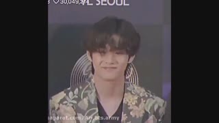 وقتایی که تهیونگ مستطیلی میخنده^_^