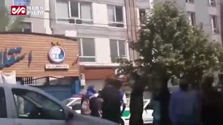 تجمع هواداران استقلال مقابل در باشگاه