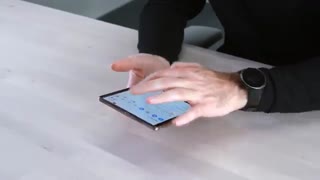 آنباکسینگ گوشی سامسونگ Galaxy Z Fold 2