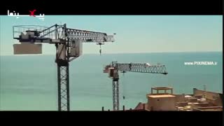 فیلم کازینو رویال ، سکانس تعقیب و گریز و ورود جیمز باند به سفارت