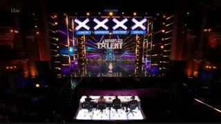 من برگشتم با یه اجرای عااالی فرش قرمزرو بندازید