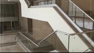 نمونه کار نرده شیشه ای راه پله (هندریل شیشه ای) در شرکت الودر