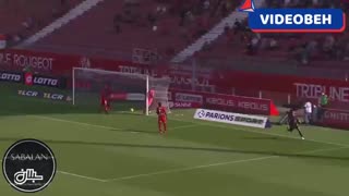 گل دیدنی ایروین کوردونا بازیکن تیم فرانسوی برس روی ضربه‌ای والی و تماشایی