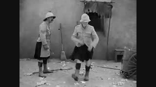 صحنه رقص لورل و هاردی در فیلم : بانی اسکاتلند (1935)