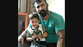 صحبتای زیبای وحید مرادی در مورد پدر و مادر