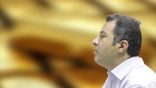 فروشنده حرفه ای هنگام مذاکره سلیس و روان صحبت می کند 09125281952