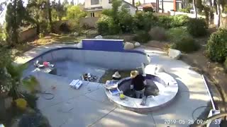 تغییر شکل استخر