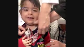 بیمار با تنگی ناحیه ساب گلوت ۸۰٪ که به کمک غضروف دنده بازسازی شده و تراک off شده.