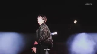 فنکم جونگ کوک بی تی اس از اهنگ DDAENG در muster magic shop