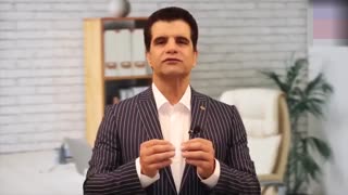 این آدم تو هفتاد سالگی هنوز بالغ نشده؟