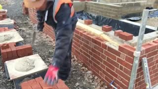 سفت کاری ساختمان با قالب های آجری