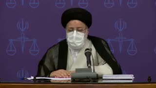 رئیسی خطاب به همتی: چرا بدون احراز صلاحیت به کارتن خواب ها کارت بازرگانی دادید؟!