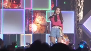 اجرای اهنگ Beautifulدر تور اسیا