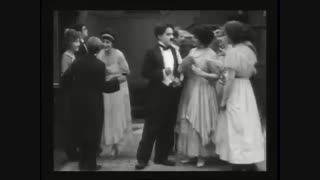 چارلی چاپلین در ماجراجو