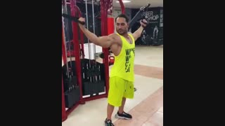 حرکت ورزشی جفت بازو