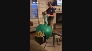 هیچ وقت بچه هارو بیشتر از ده ثانیه با پدرا تنها نزارین...خخخ