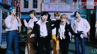 استیج میکس Dynamite از BTS
