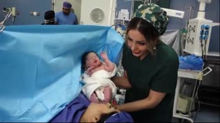 فیلم فرآیند جراحی سزارین