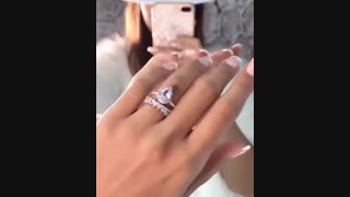 سولیتر و پشت حلقه ای pear cut نماد شخصیت جسور و مستقل
